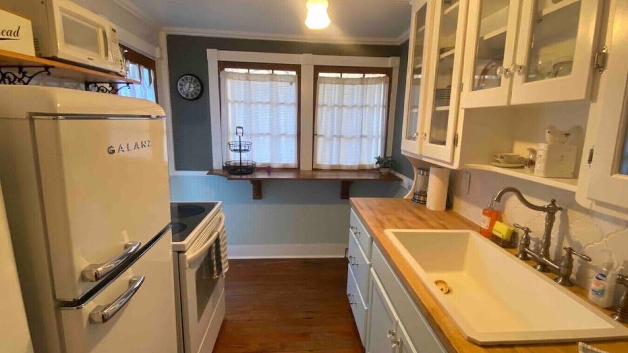 Photo of Kitchen in Eureka Springs Historic District