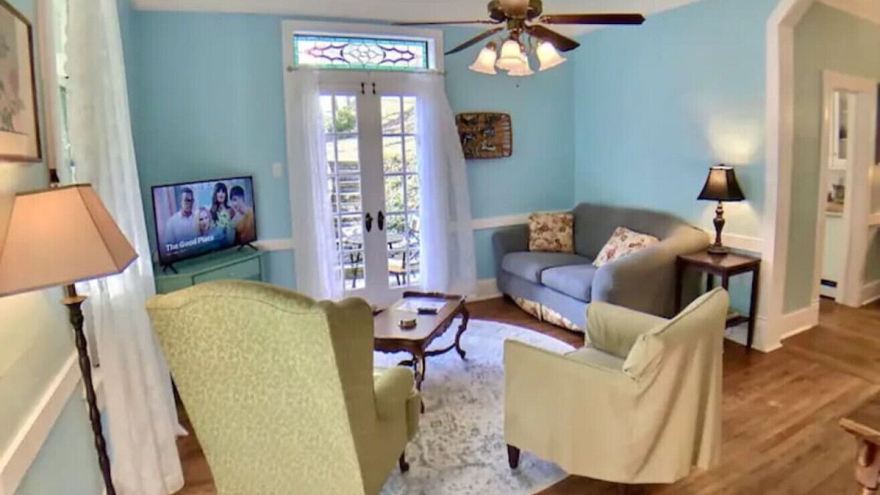 Photo of Livingroom in Eureka Springs Historic District