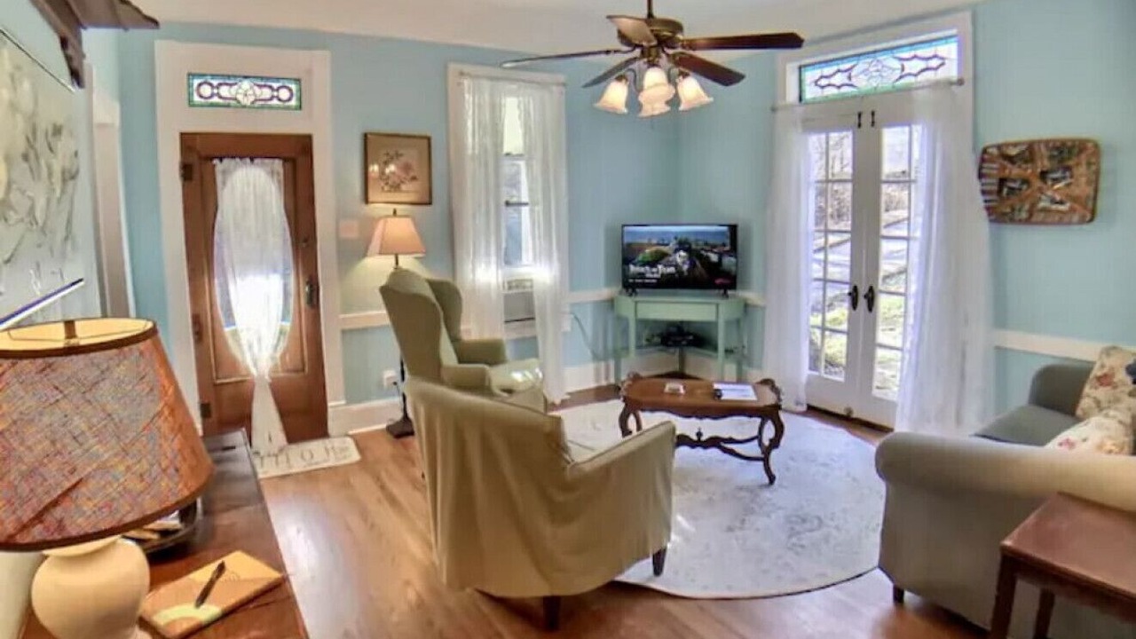 Photo of Livingroom in Eureka Springs Historic District