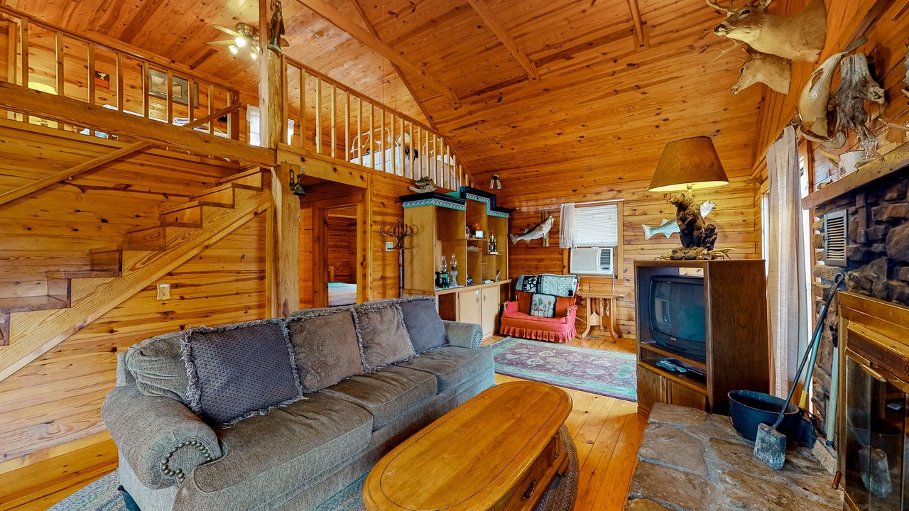 Photo of Livingroom in Eureka Springs