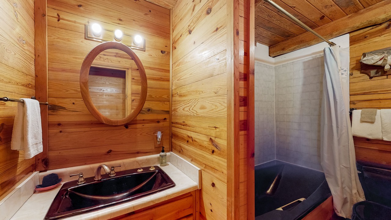 Photo of Bathroom in Eureka Springs