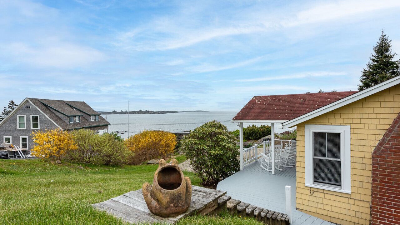 Photo of Patio Balcony in Ocean Point