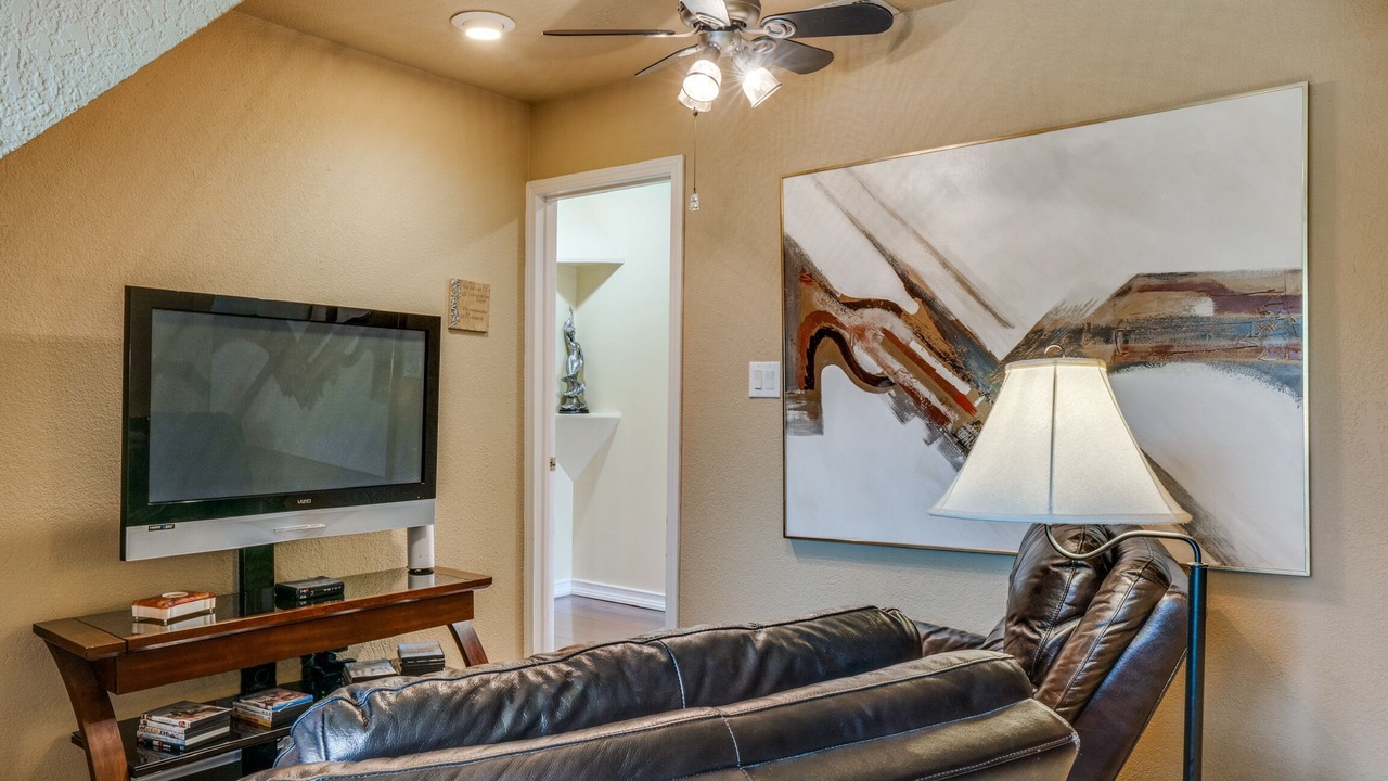 Photo of Livingroom in Helotes