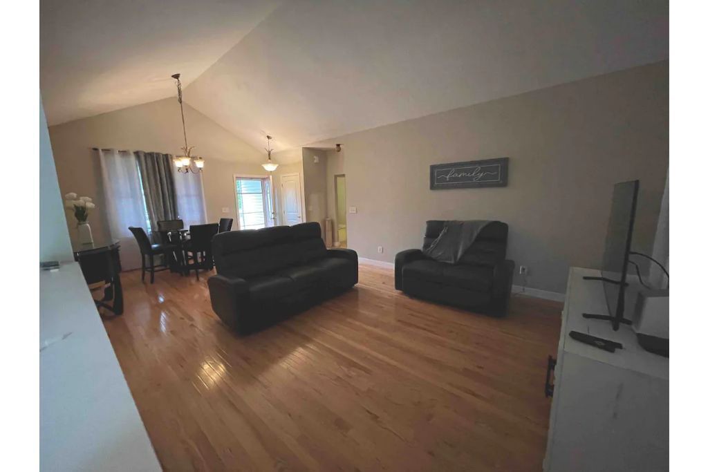 Photo of Livingroom in Battle Creek