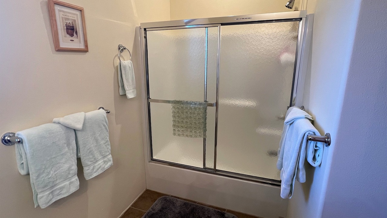 Photo of Bathroom in Huron Heights
