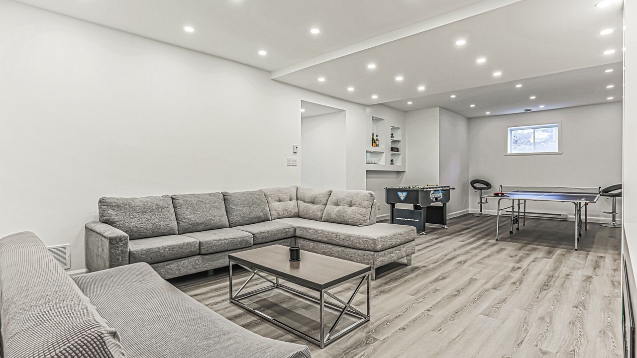 Photo of Livingroom in Prevost