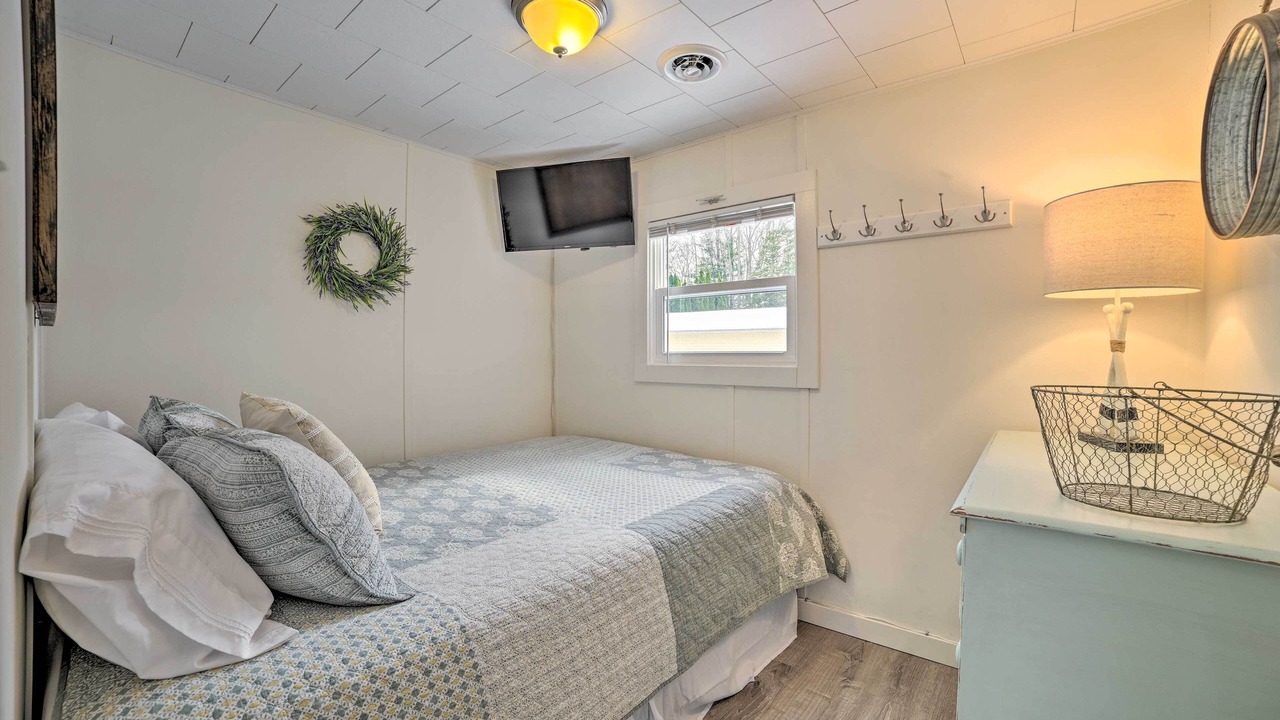 Photo of Bedroom in Prudenville