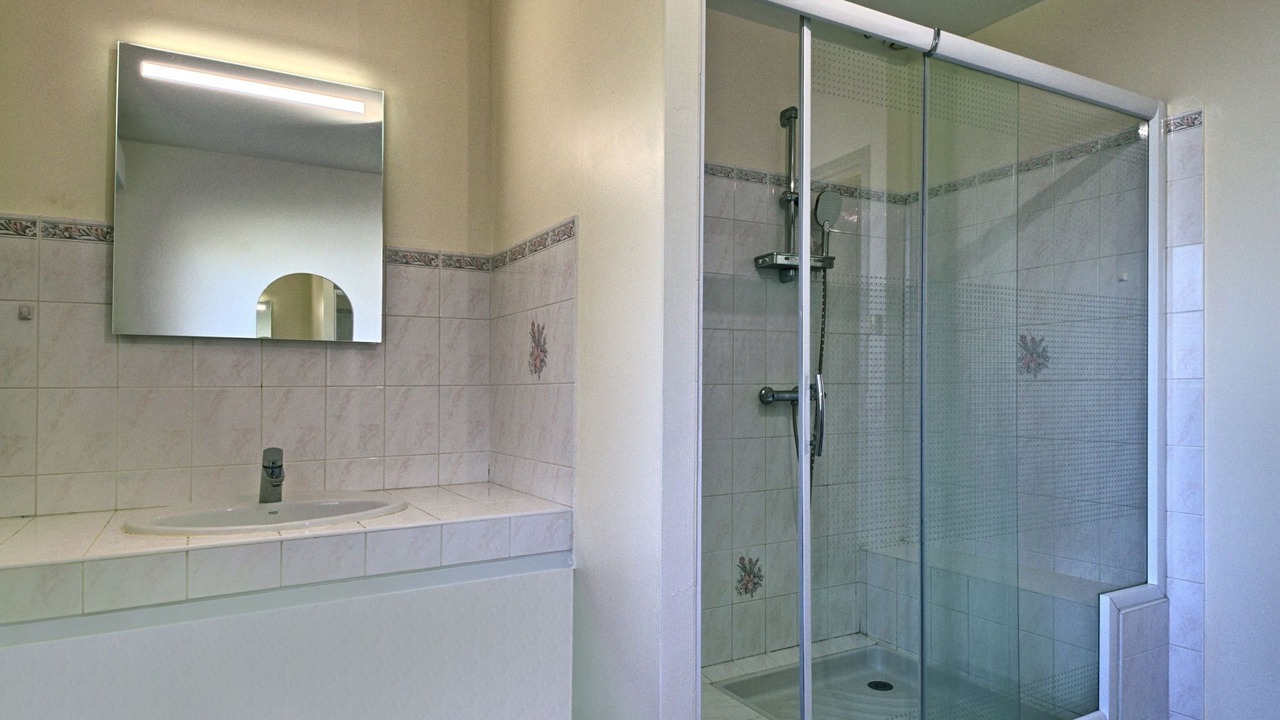 Photo of Bathroom in Penvins