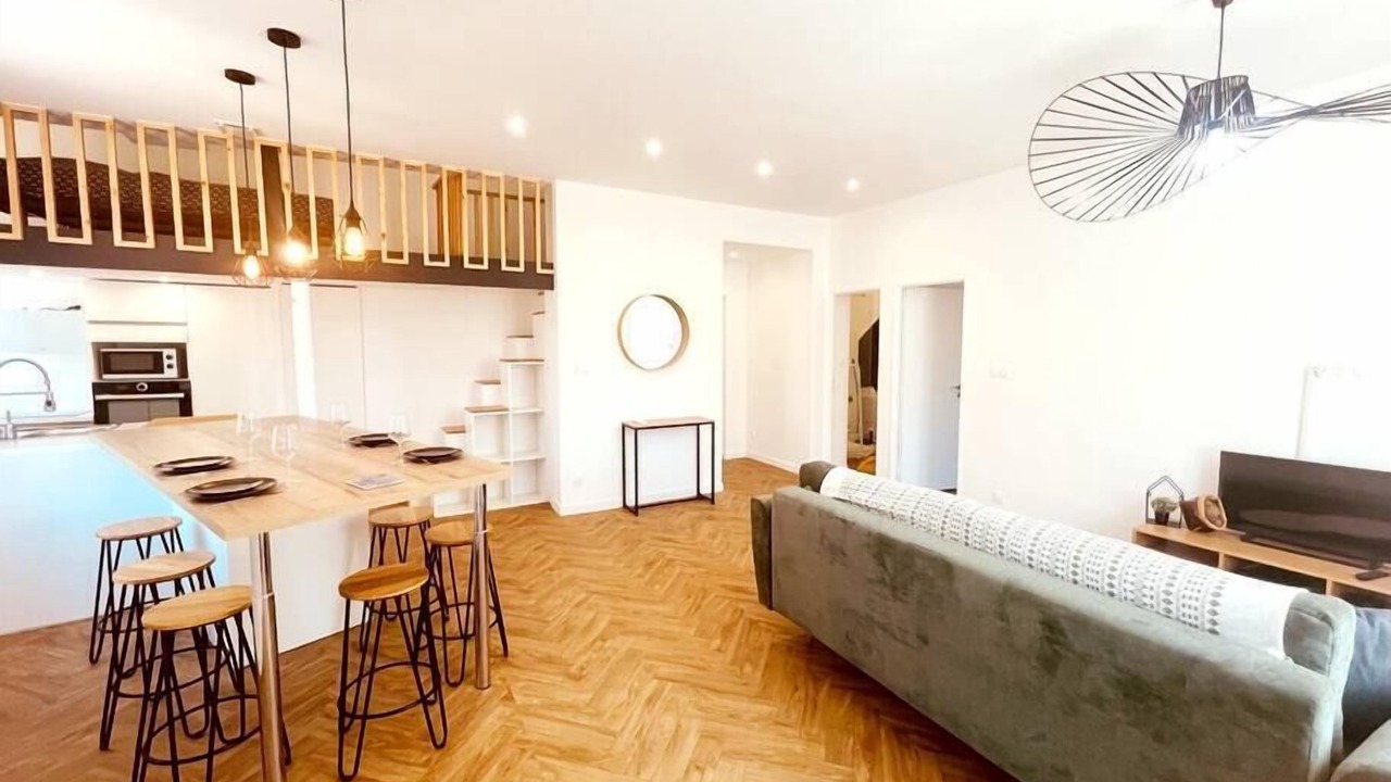 Photo of Others in Faubourg