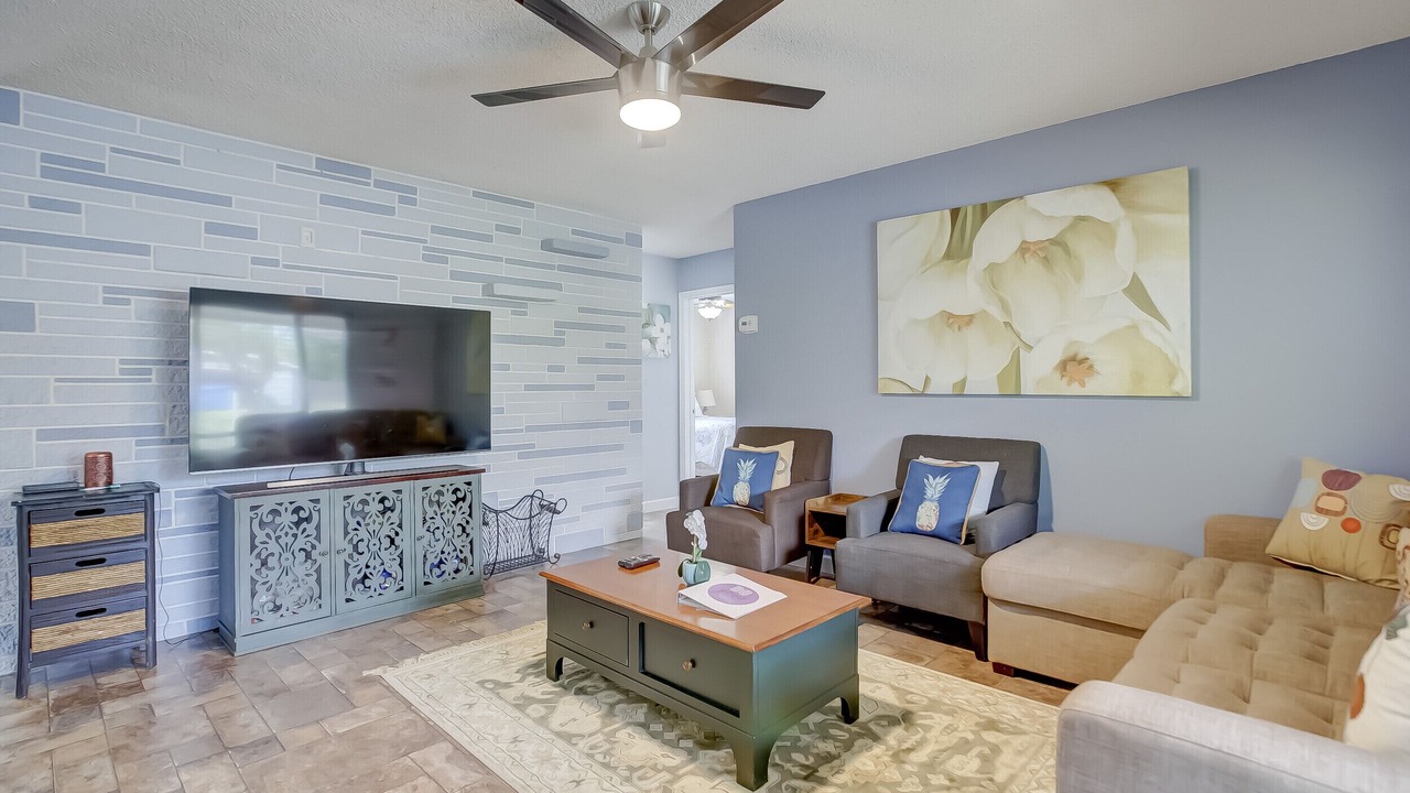Photo of Livingroom in Coral Heights