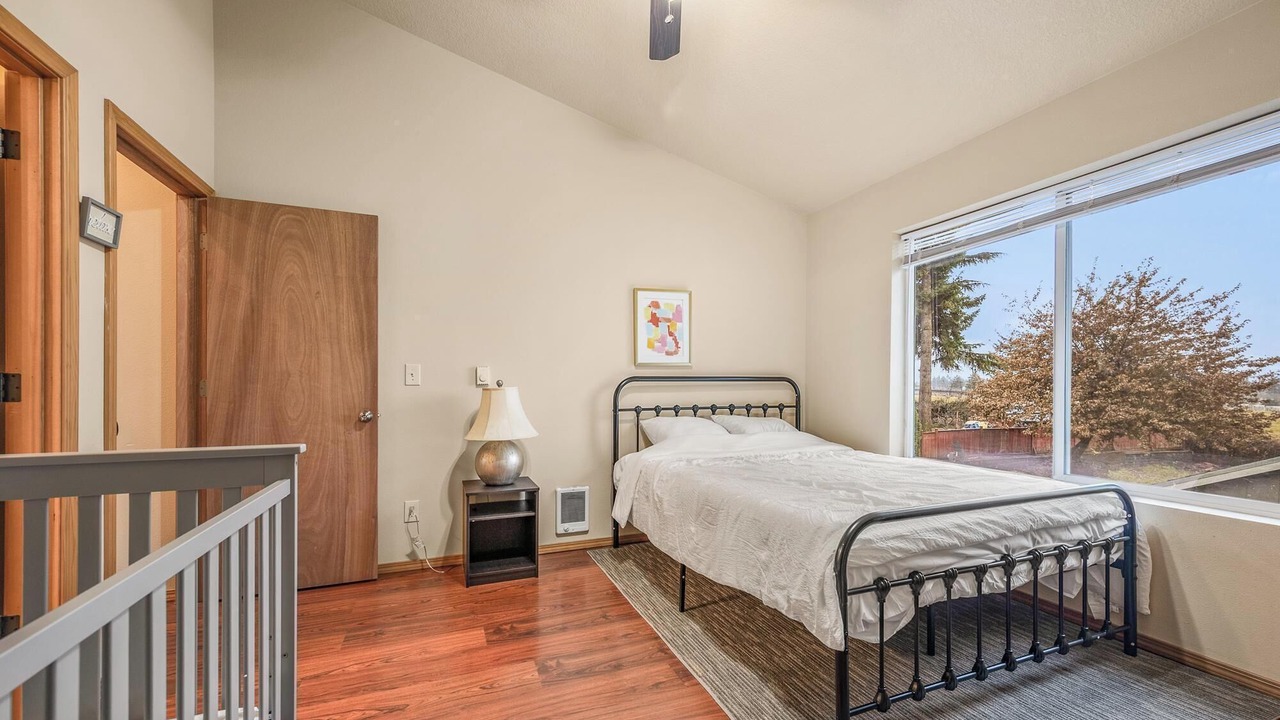 Photo of Bedroom in Lents
