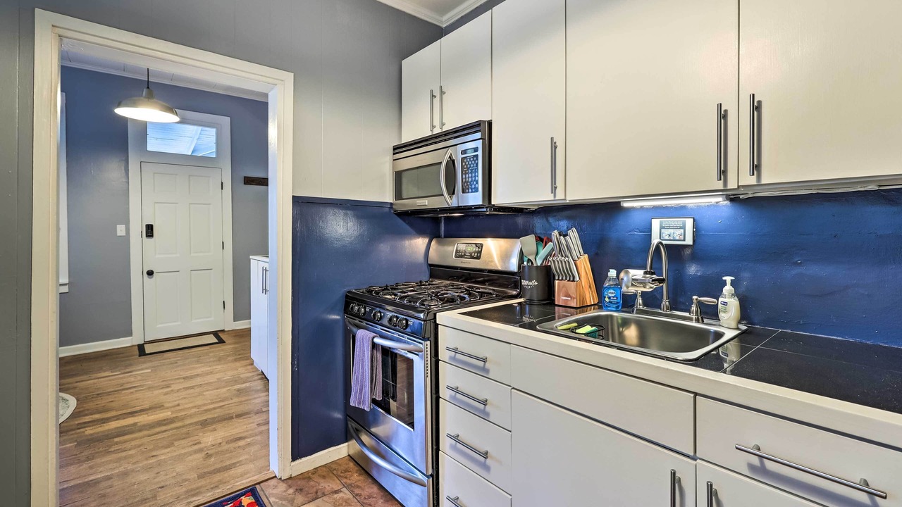 Photo of Kitchen in Eureka Springs Historic District