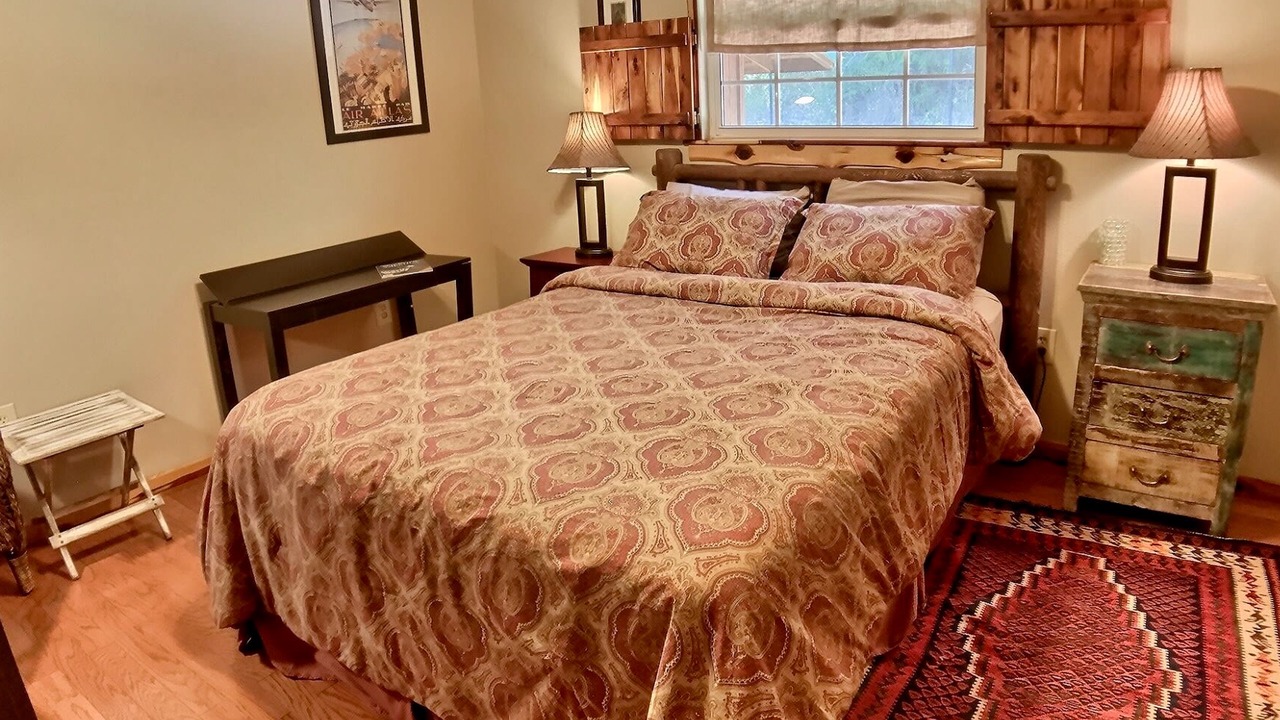 Photo of Bedroom in Eureka Springs Historic District