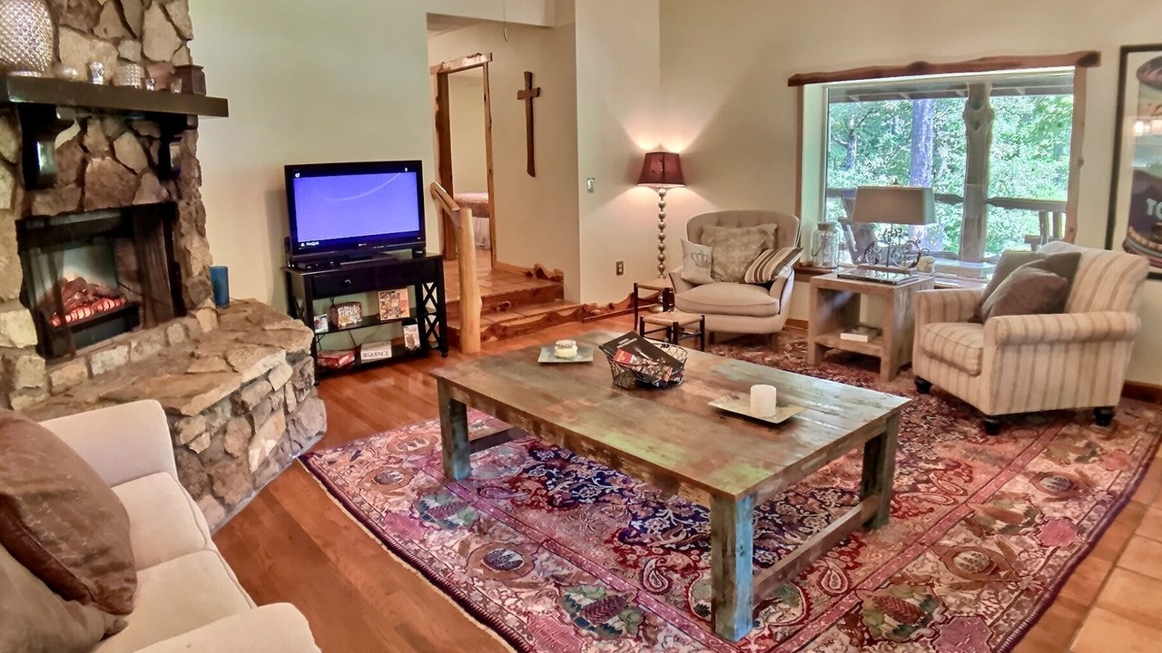 Photo of Livingroom in Eureka Springs Historic District