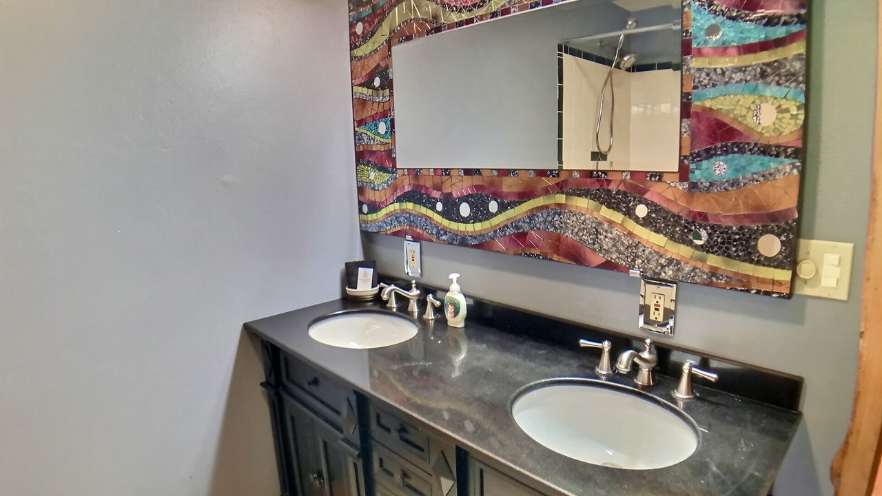 Photo of Bathroom in Eureka Springs Historic District