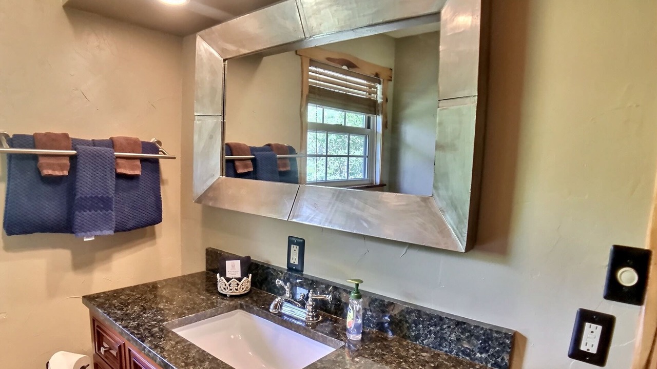 Photo of Bathroom in Eureka Springs Historic District
