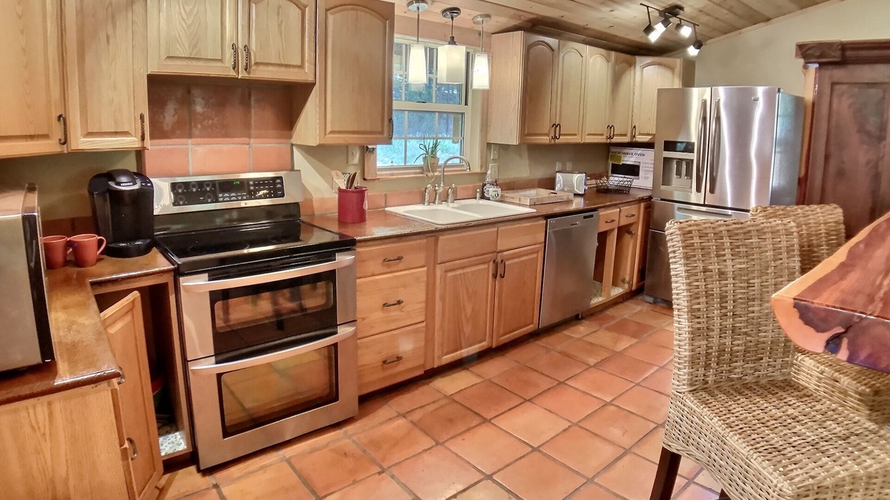 Photo of Kitchen in Eureka Springs Historic District