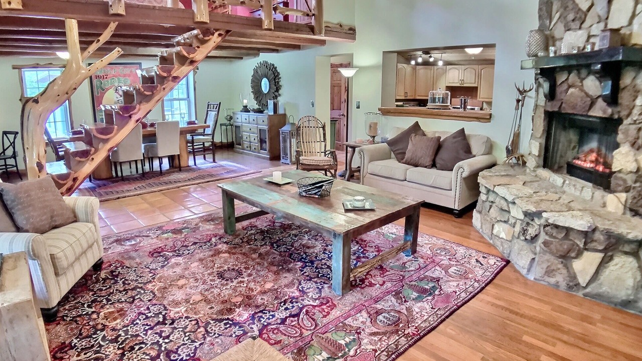 Photo of Livingroom in Eureka Springs Historic District
