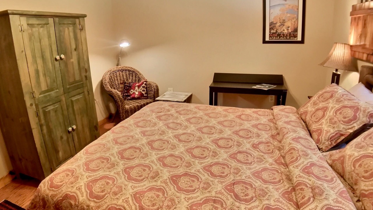 Photo of Bedroom in Eureka Springs Historic District