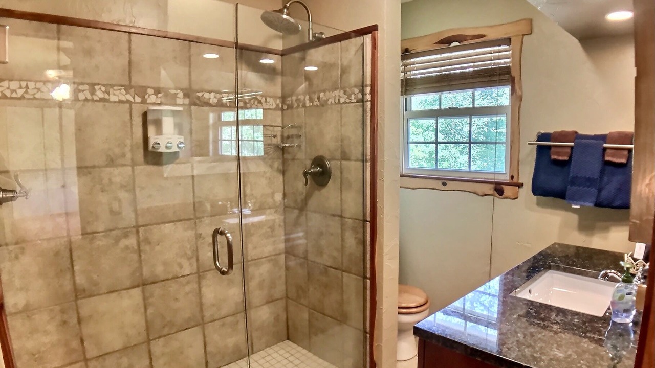 Photo of Bathroom in Eureka Springs Historic District