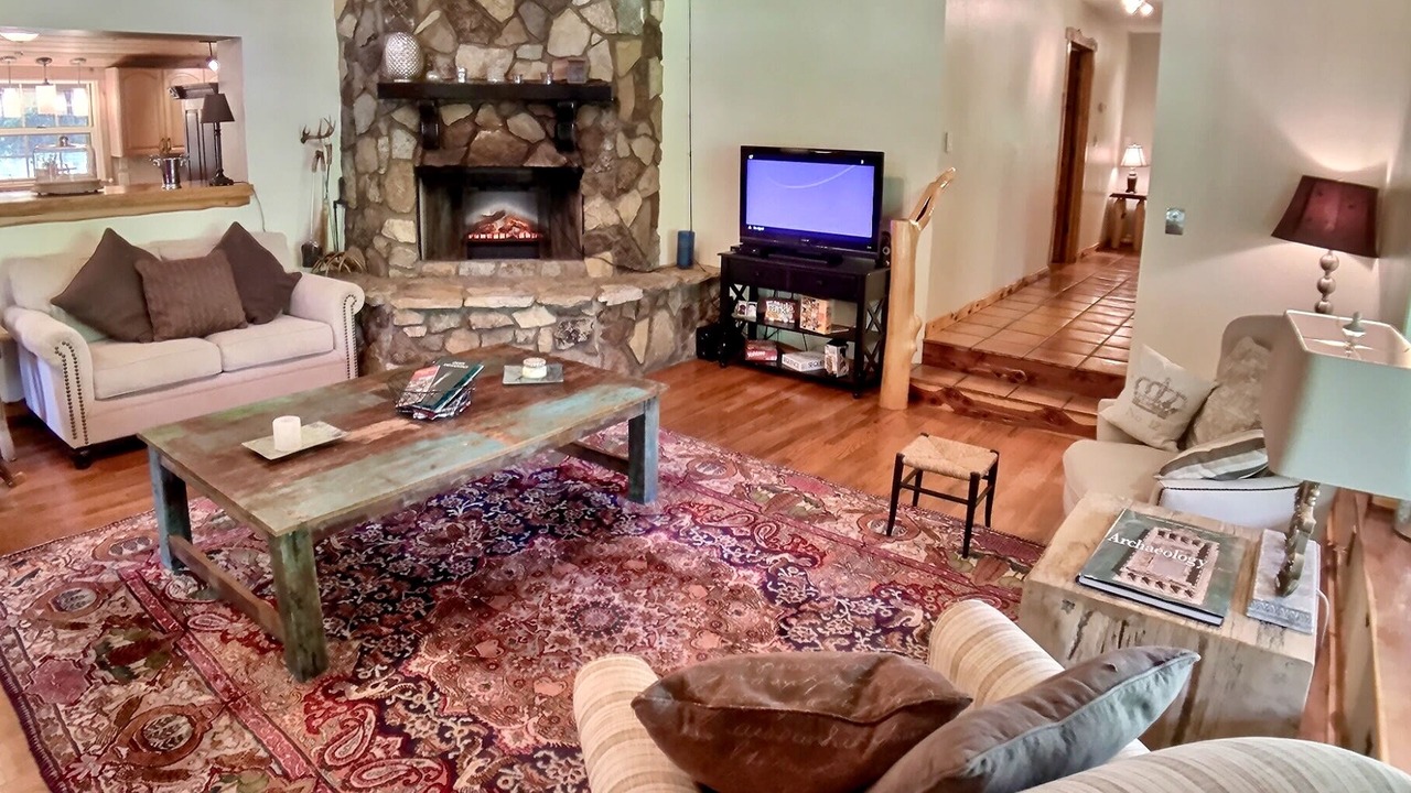 Photo of Livingroom in Eureka Springs Historic District
