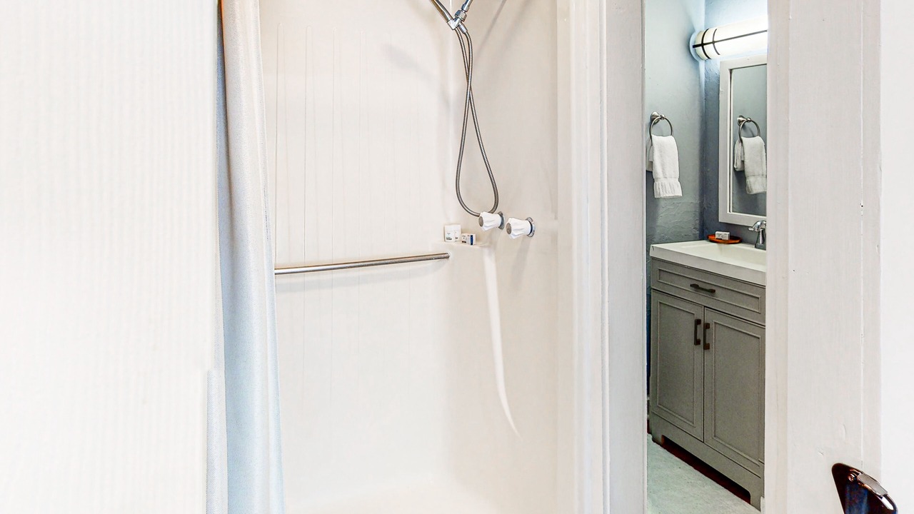 Photo of Bathroom in Garfield