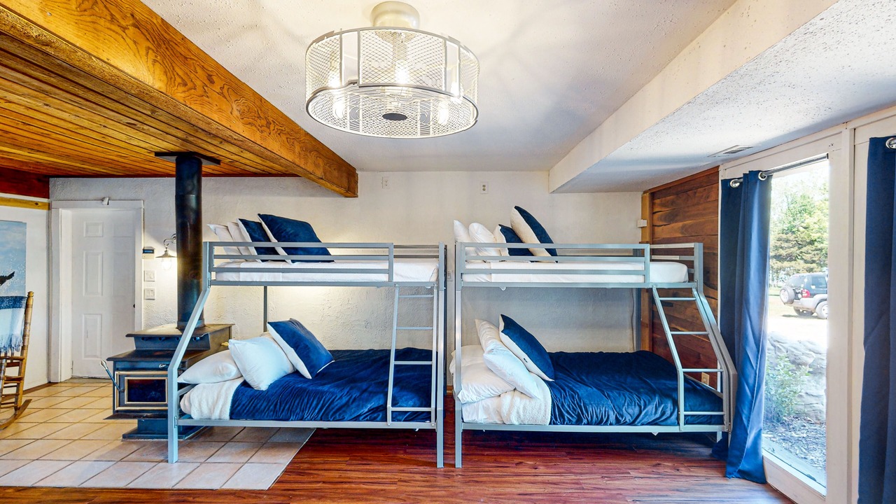 Photo of Bedroom in Garfield