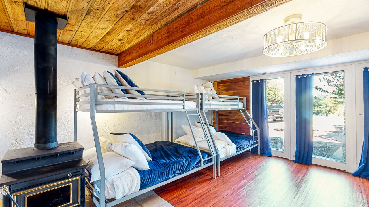 Photo of Bedroom in Garfield