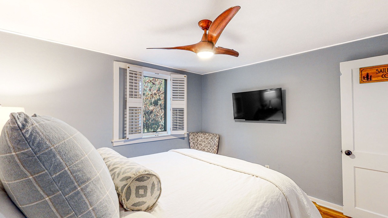 Photo of Bedroom in Garfield