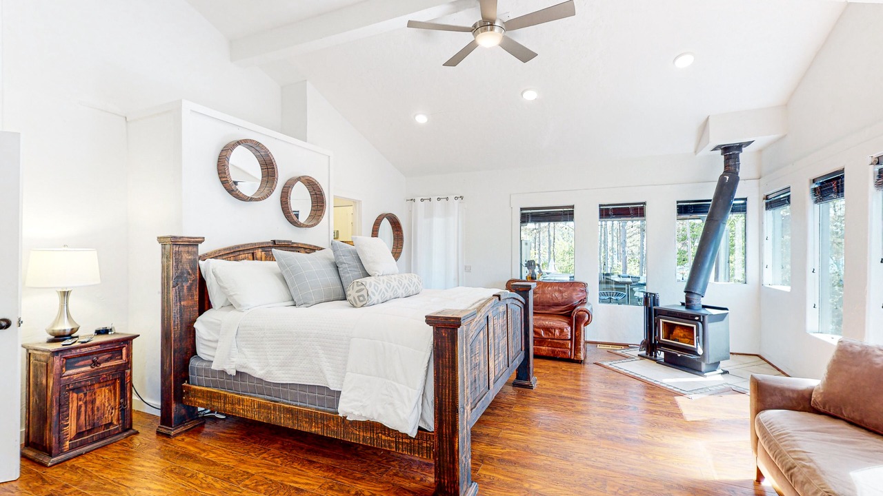 Photo of Bedroom in Garfield