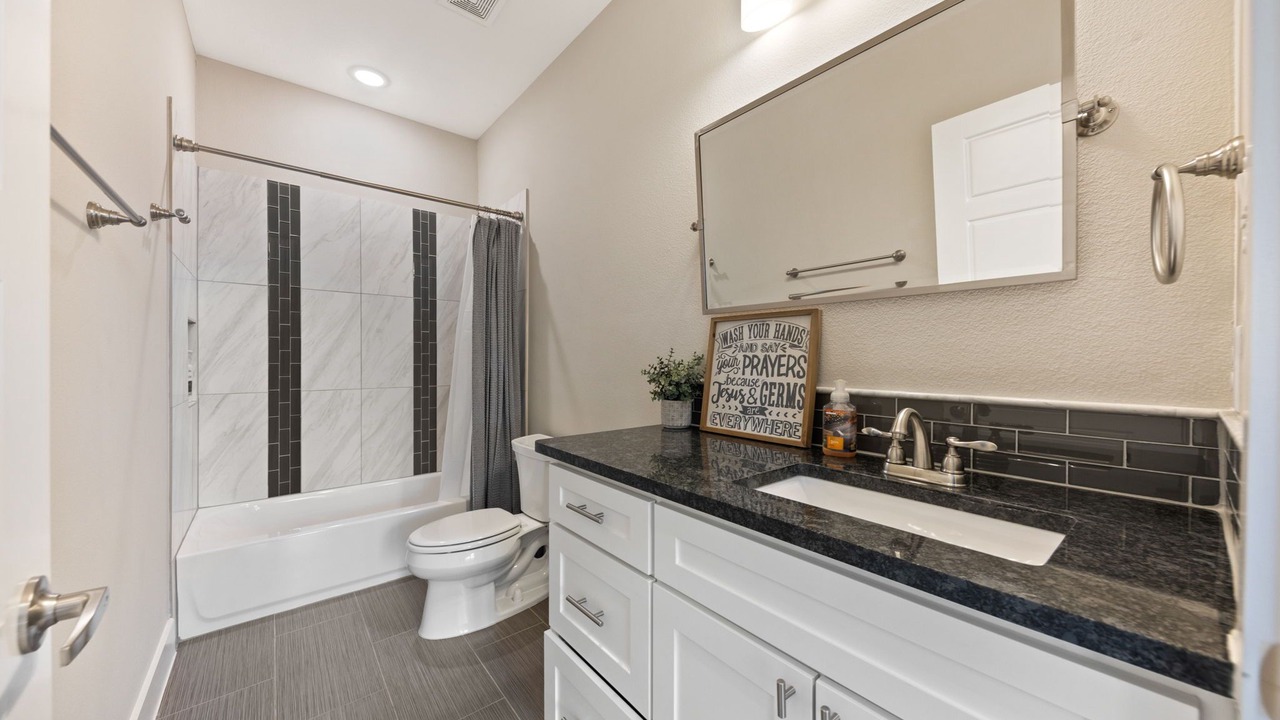 Photo of Bathroom in Pottsboro