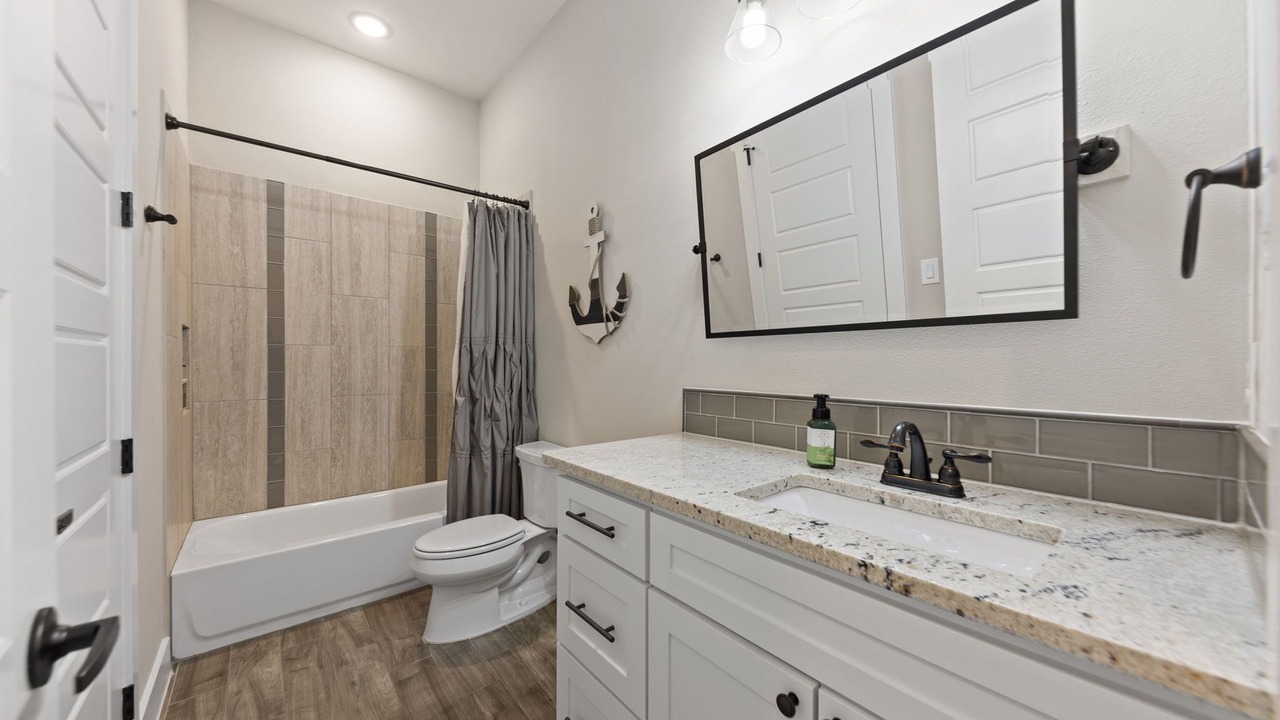 Photo of Bathroom in Pottsboro