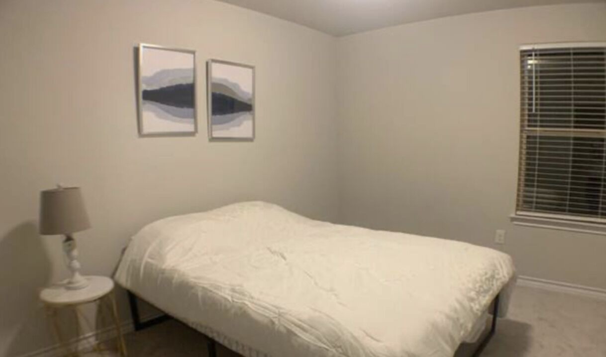 Photo of Bedroom in Manor