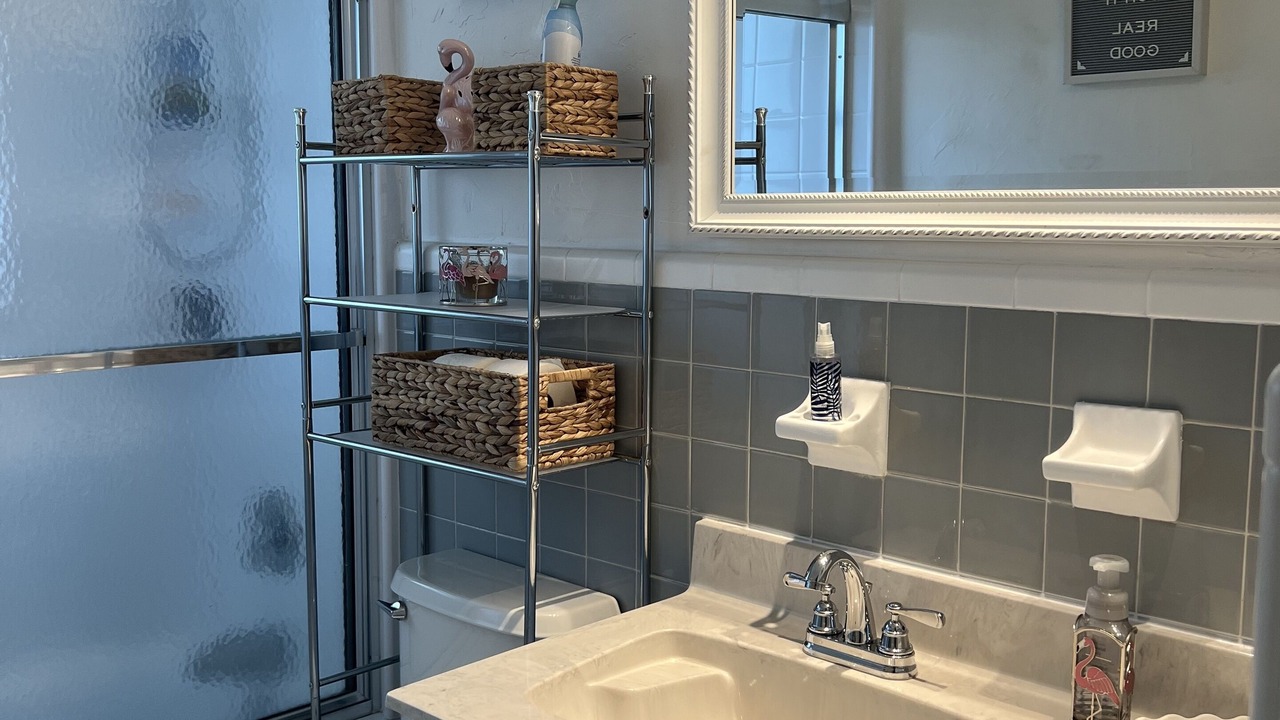 Photo of Bathroom in South Gate Ridge