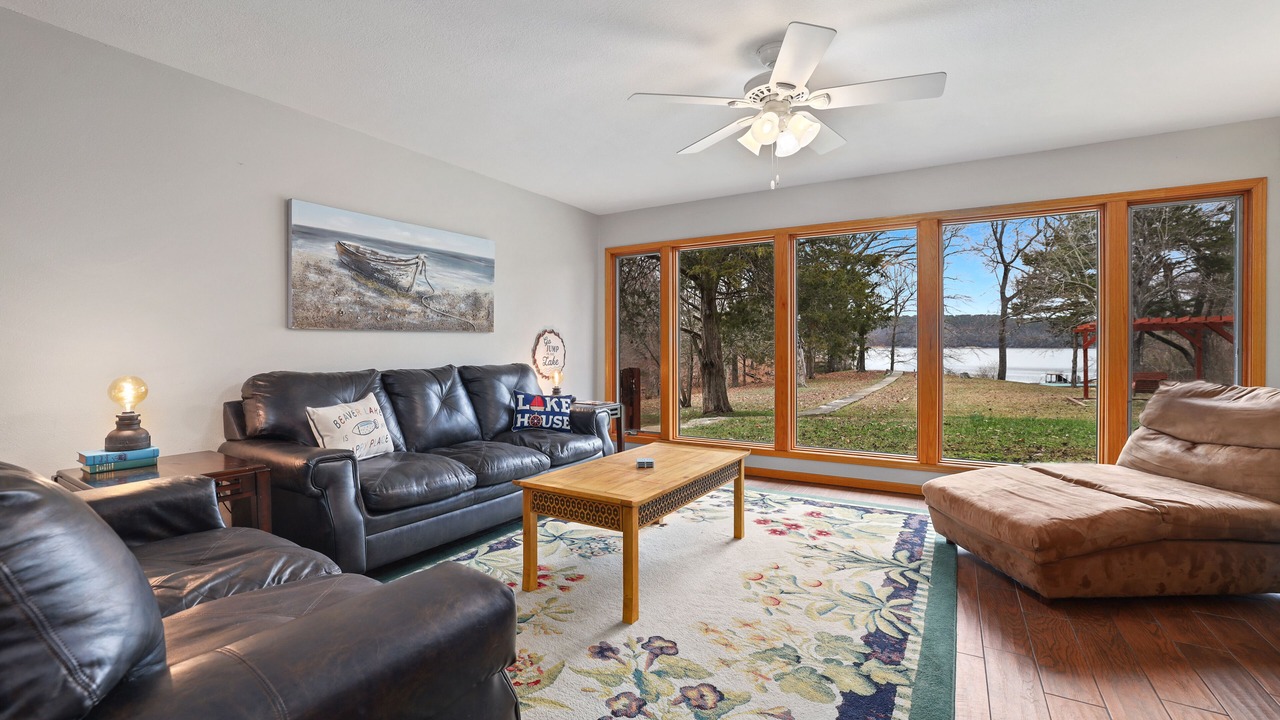 Photo of Livingroom in Springdale