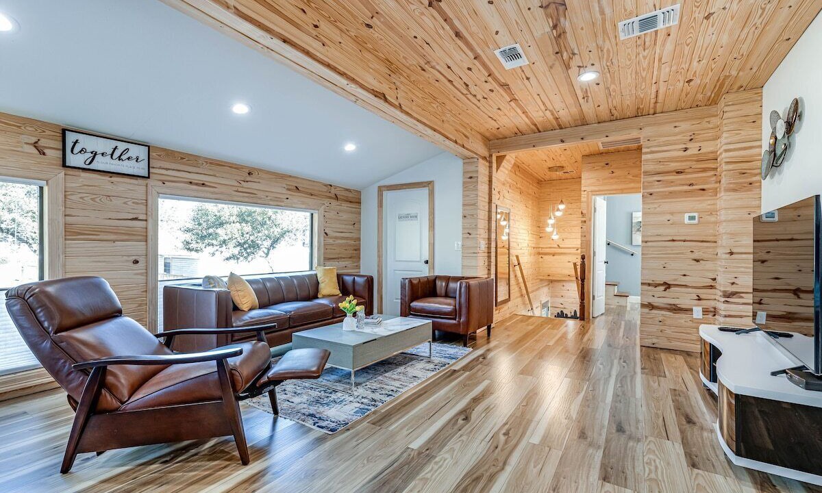 Photo of Others in Tobin Hill