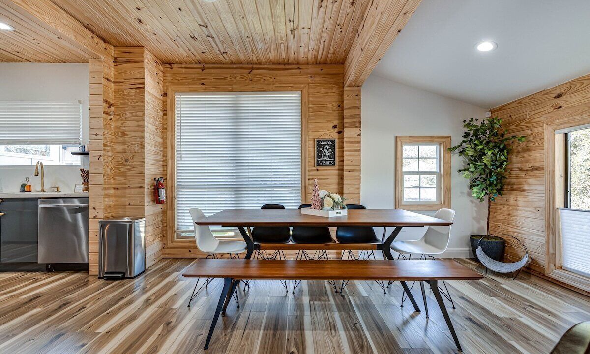 Photo of Livingroom in Tobin Hill