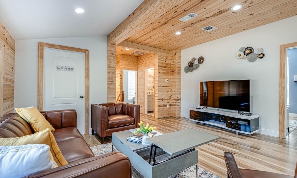 Photo of Others in Tobin Hill