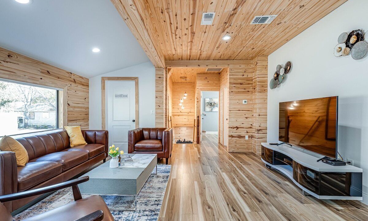 Photo of Livingroom in Tobin Hill