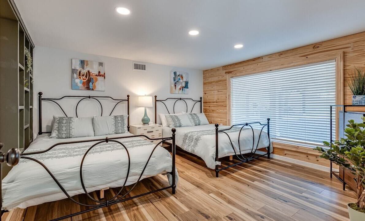 Photo of Others in Tobin Hill