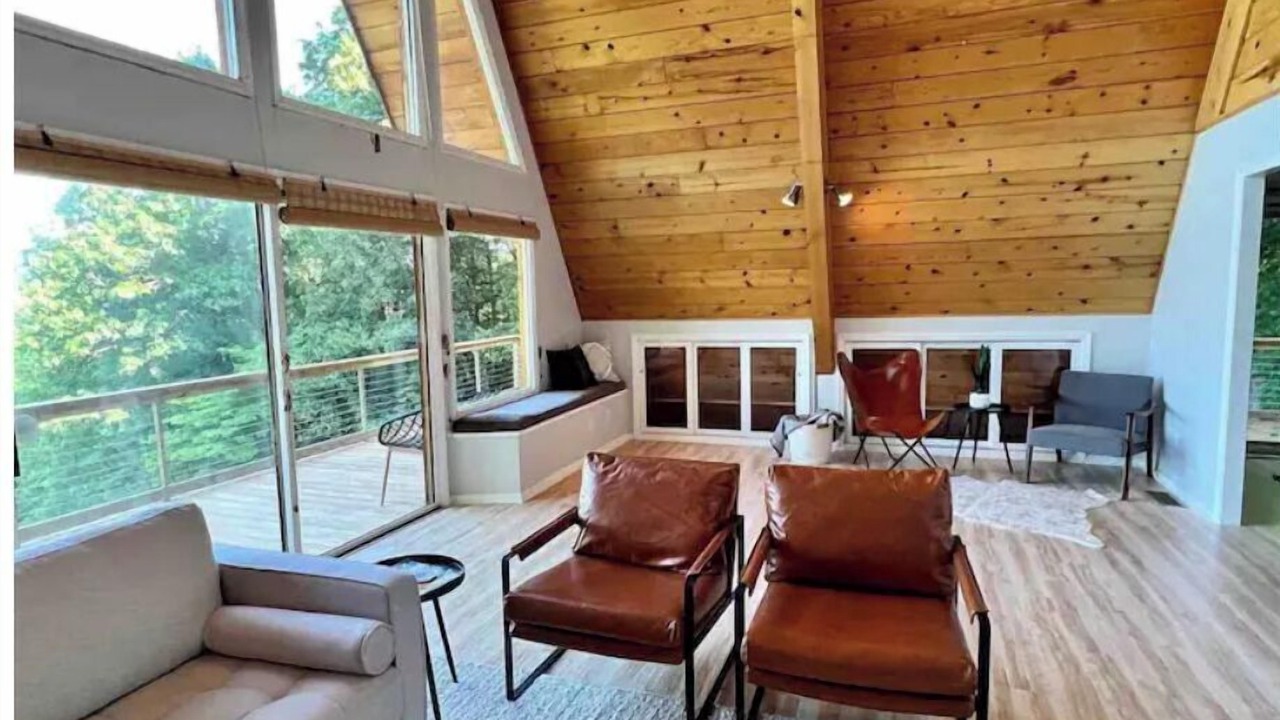 Photo of Livingroom in Smith River