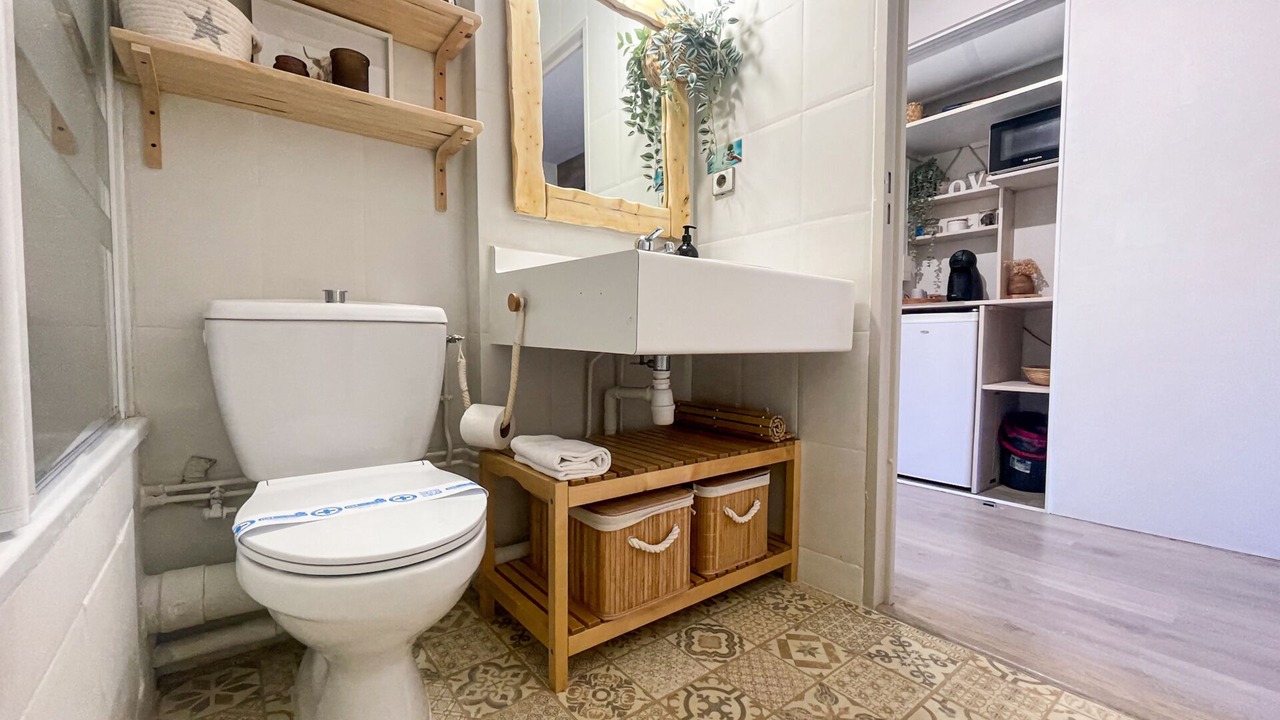 Photo of Bathroom in Enveitg