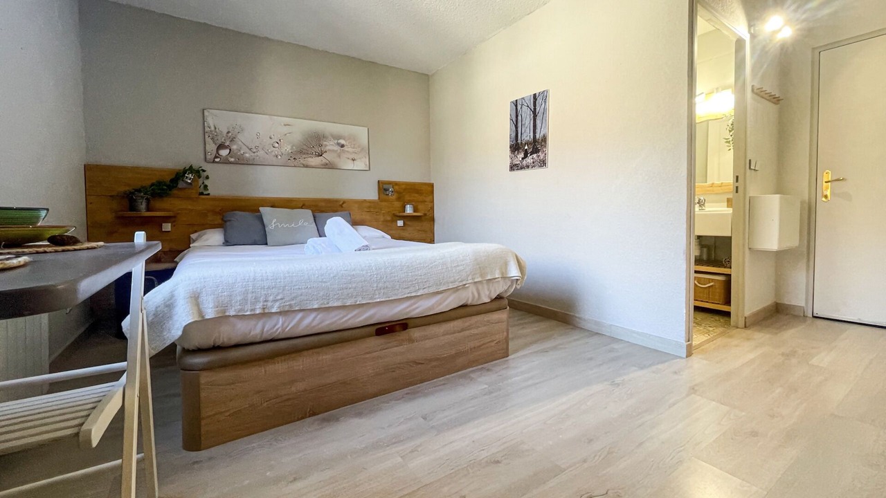 Photo of Bedroom in Enveitg