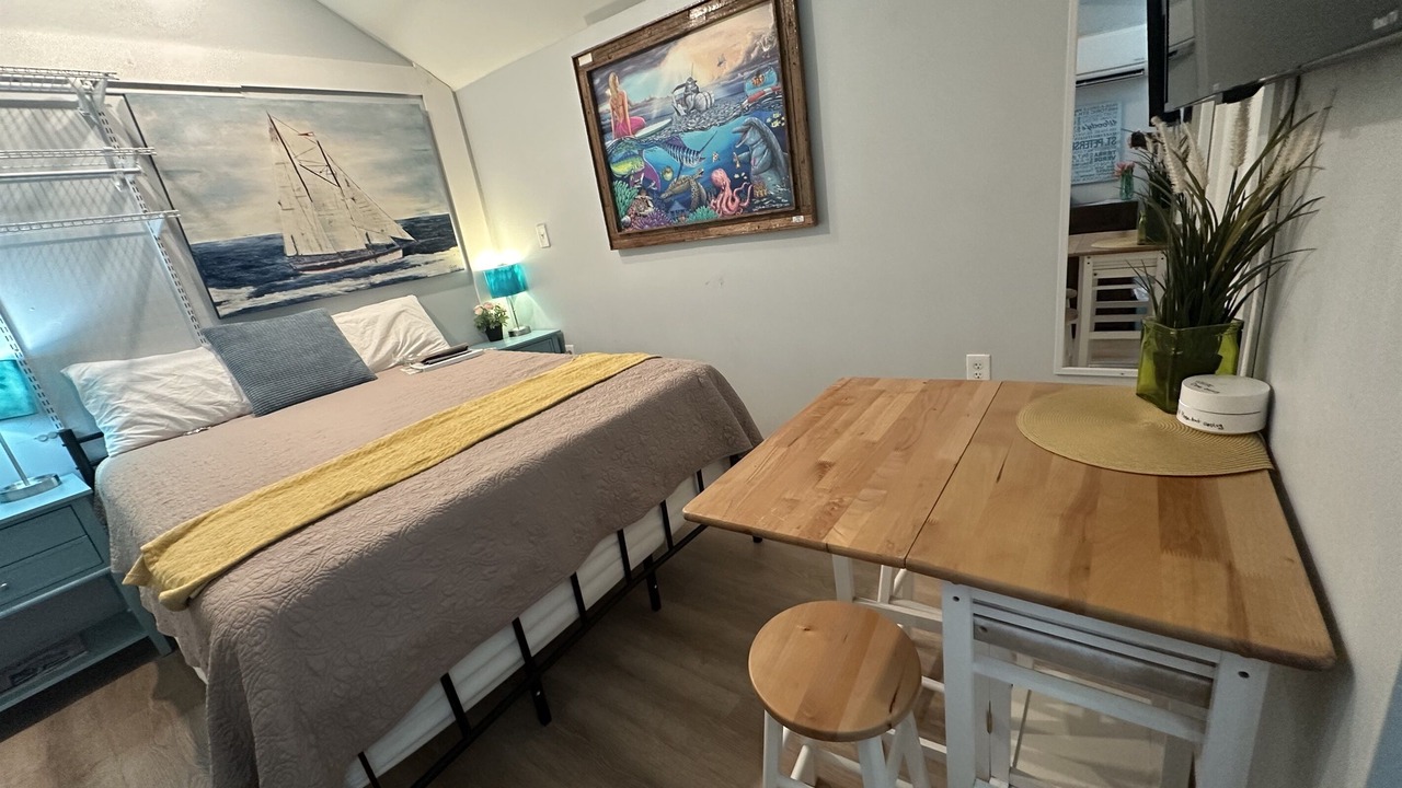 Photo of Bedroom in Historic Old Northeast