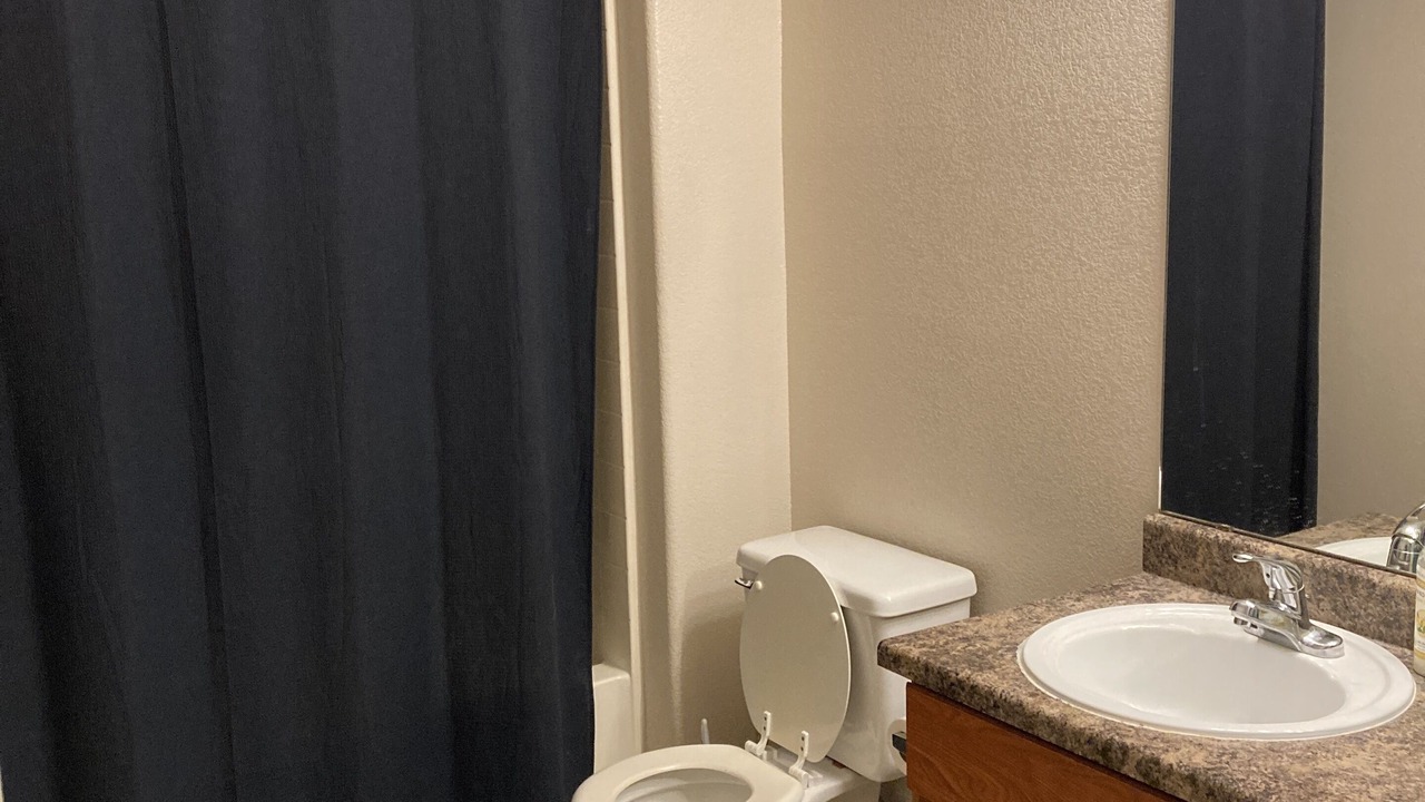 Photo of Bathroom in Canyon Ridge West