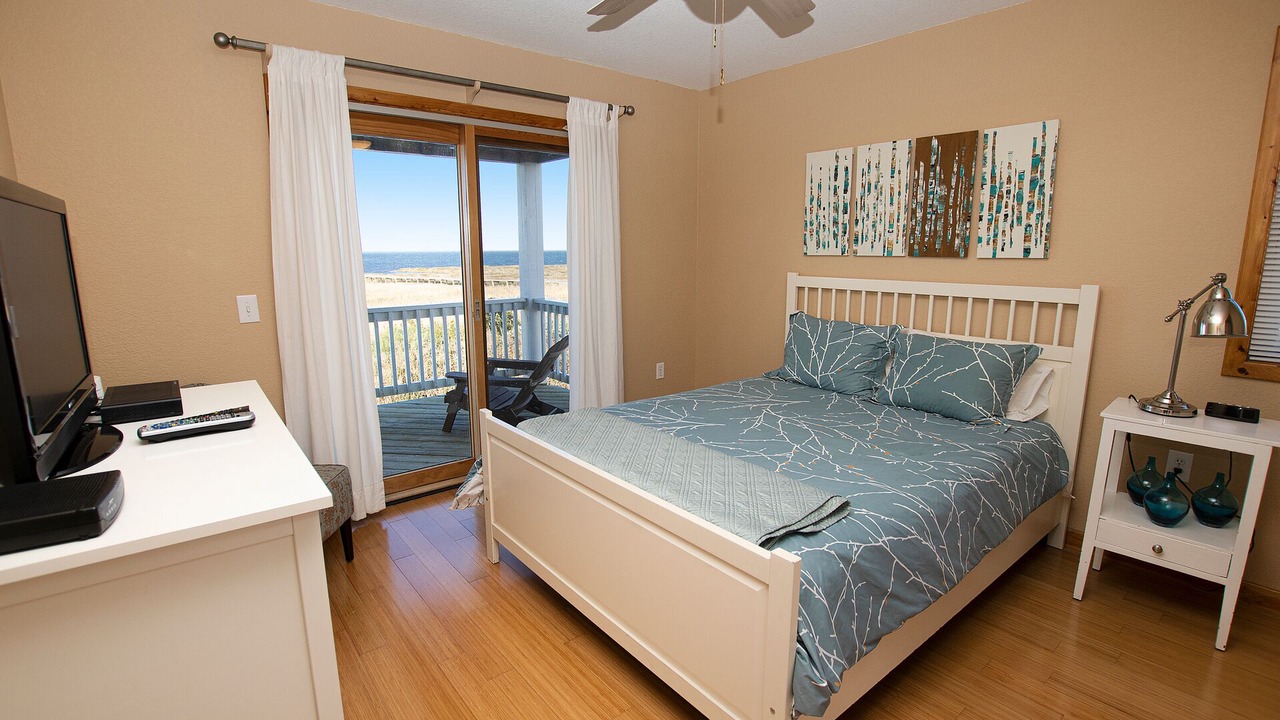 Photo of Bedroom in Waves