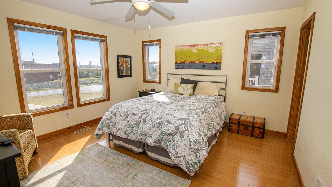 Photo of Bedroom in Waves