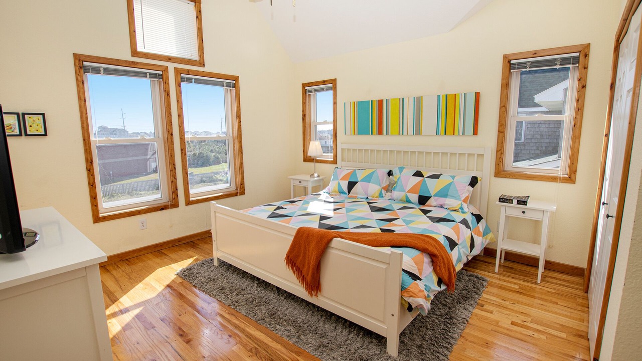 Photo of Bedroom in Waves