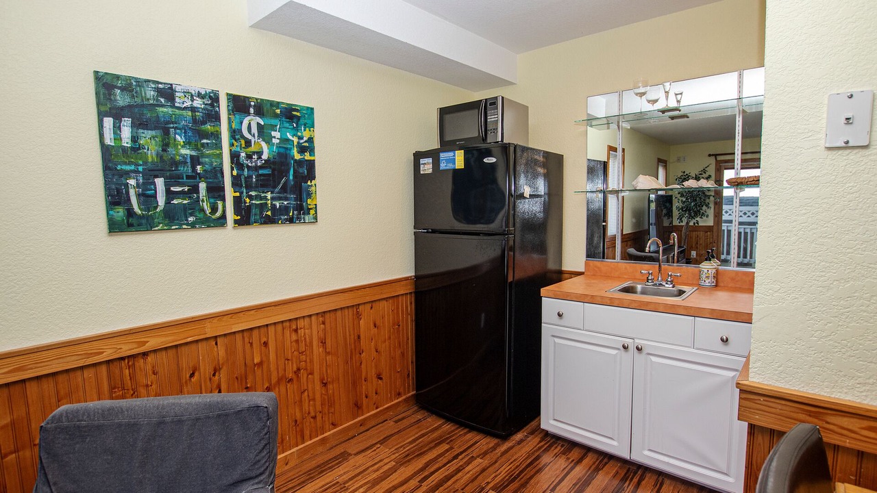 Photo of Kitchen in Waves