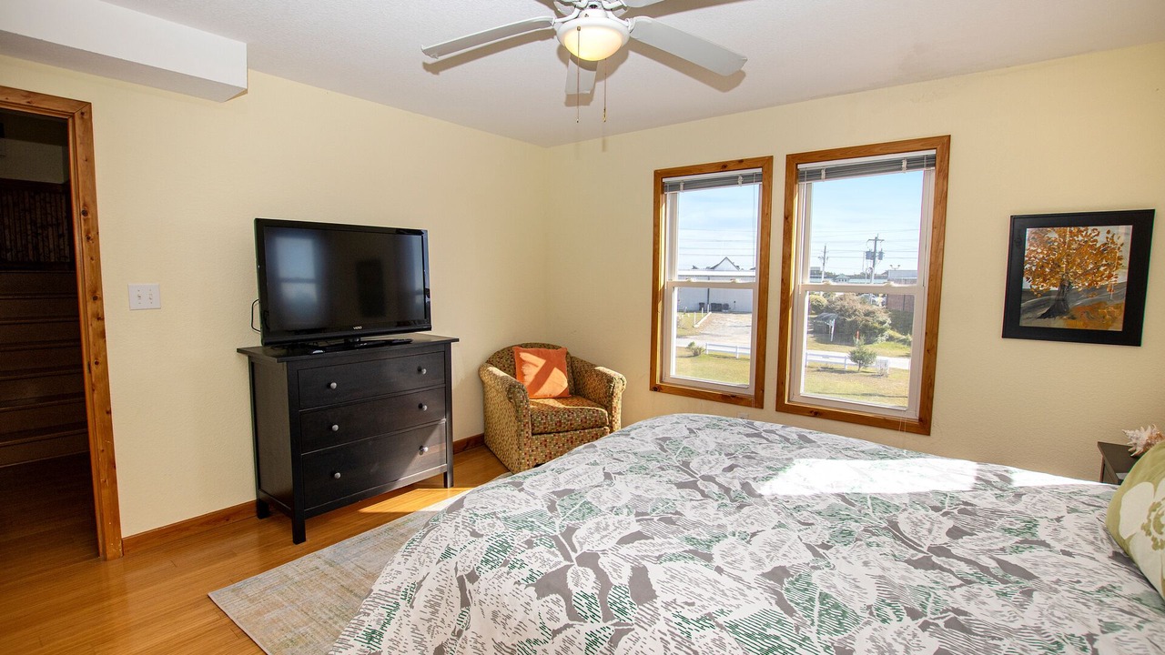 Photo of Bedroom in Waves